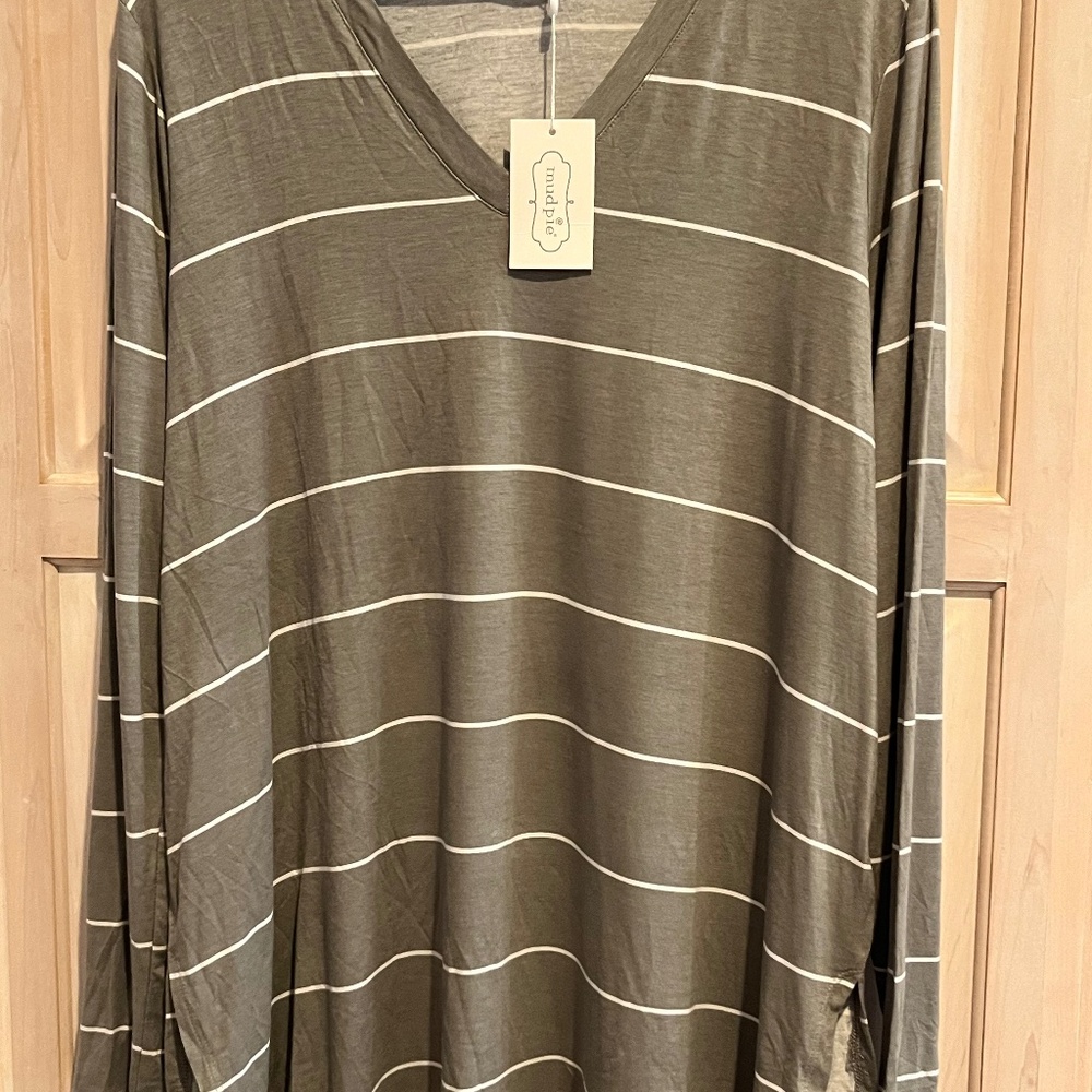 Mud pie Erin tshirt sage stripe M
